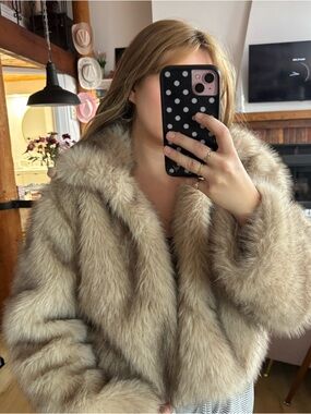 H&M Faux Fur Cropped Jacket - Beige